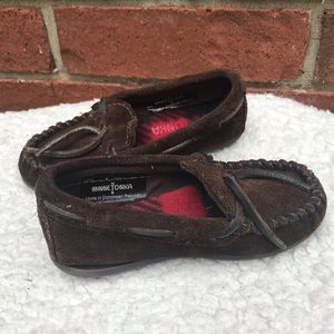 Minnetonka Toddler Boy Size 8 Moccasin Shoe